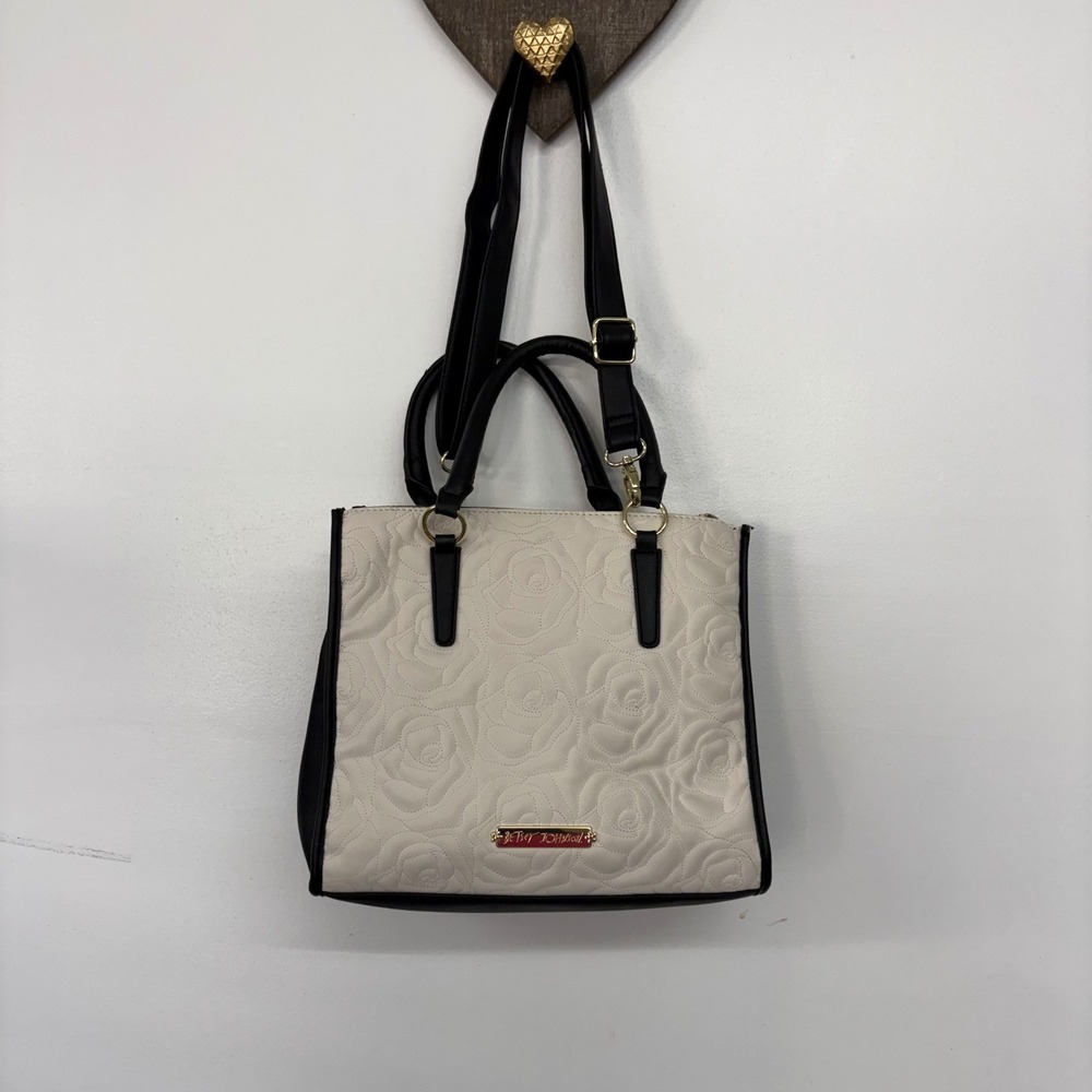 Betsey Johnson Cream Black Rose Quilted Satchel Crossbody Handbag‎ Floral Gold